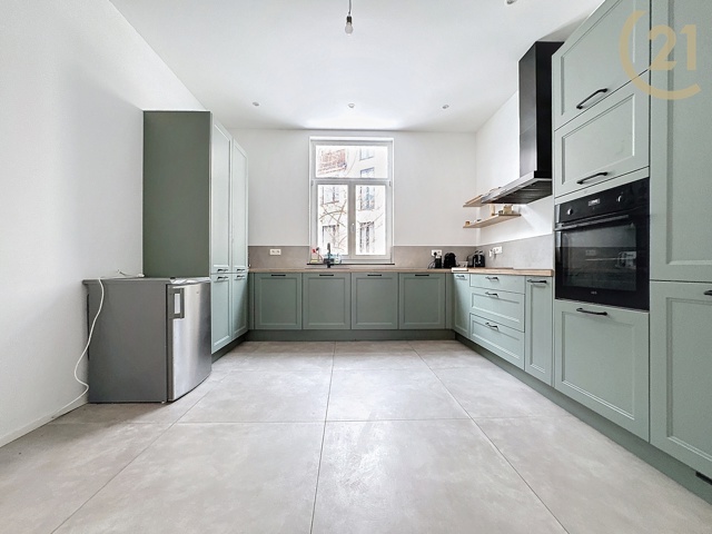 WATERLOO 179 – TRIPLEX – MI – 1060 – 2025